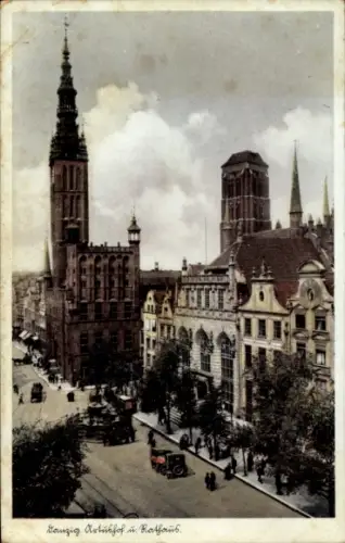 Ak Gdańsk Danzig,  Rathaus,  Gebäude, Straßenansicht, Menschen, Fahrzeuge