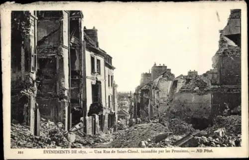 Ak Saint Cloud Hauts de Seine, Une Rue de Saint Cloud, íncendiee par les Prussiens 1871