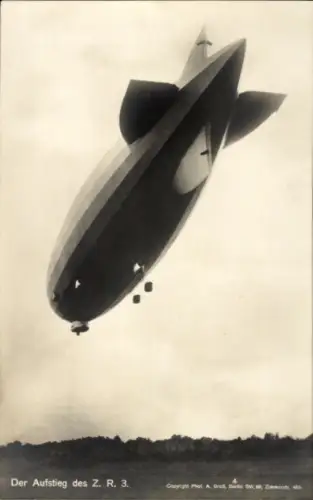 Ak Zeppelin-Luftschiff LZ-126 ZR-III