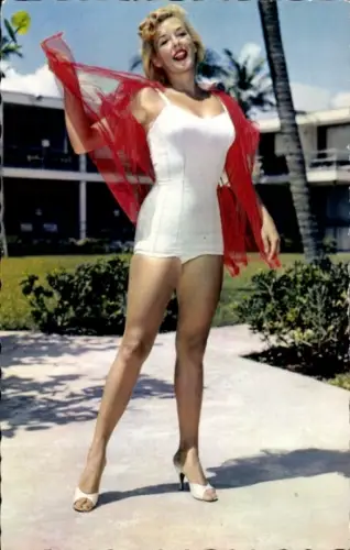 Ak Frau in weißem Badeanzug