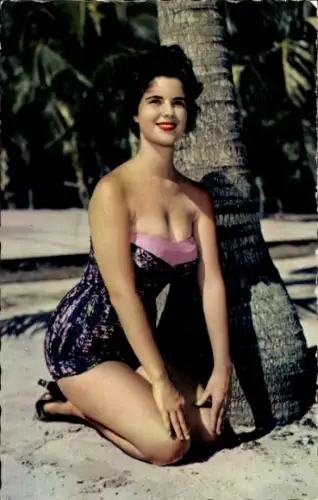 Ak Frau in Badeanzug, Porträt