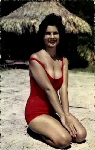 Ak Frau in rotem Badeanzug, Porträt