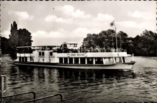 Ak Stern und Kreisschifffahrt Berlin Steglitz, MS Ernst Reuter auf der Havel vor Insel Imchen