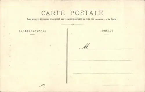 CPA Auvergne, Une Fileuse