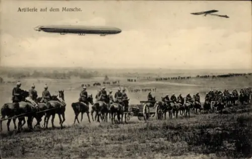 Ak Deutsche Artillerie auf dem Marsch, Zeppelin, Aufklärungsflugzeug