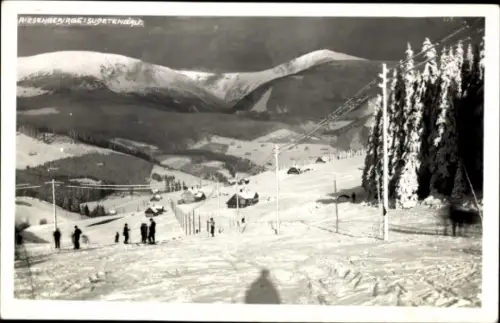 Ak Pec pod Sněžkou Petzer Reg Königgrätz, Skipiste, Skifahrer