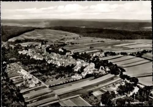 Ak Schmie Maulbronn im Enzkreis, Luftaufnahme eines Dorfes, Felder, Ev. Jugendhaus