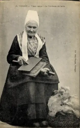 Ak Vendée, Vieux temps, La Cardeuse de laine