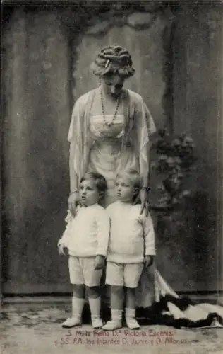 Ak Victoria Eugénie von Battenberg, Jaime de Borbón, Alfons Pius de Borbón