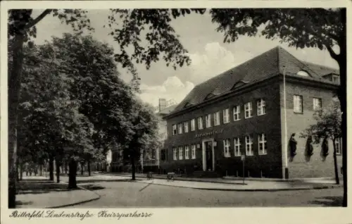 Ak Bitterfeld in Sachsen Anhalt, Lindenstraße, Kreissparkasse, Bitterfeld