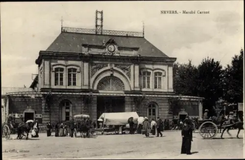 Ak Nevers Nièvre, Marche Carnot