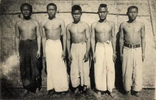 Ak Laos, Ethnographie, fünf junge Männer