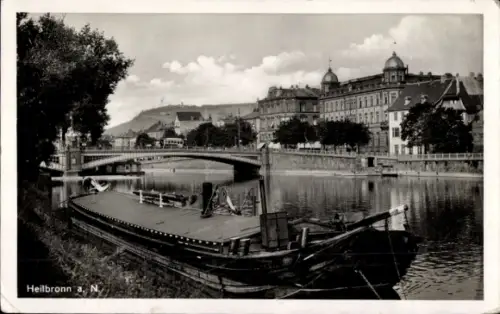 Ak Heilbronn am Neckar, Schiff auf dem Wasser, Brücke, Gebäude, Heilbronn