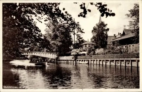 Ak Gussew Gumbinnen Ostpreußen, Flusslandschaft, Brücke, Bäume, Gebäude, Klein-Venedig, Gumbinnen