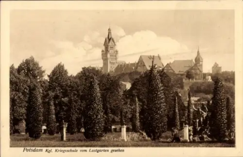 Ak Potsdam Sanssouci,  Kgl. Kriegsschule, Lustgarten, Bäume, Landschaft