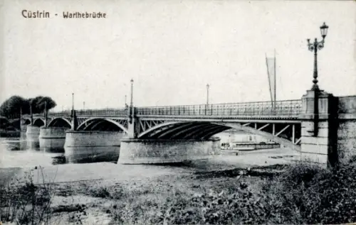 Ak Kostrzyn nad Odrą Cüstrin Küstrin Ostbrandenburg, Cüstrin Warthebrücke, Brücke über den Fluss,
