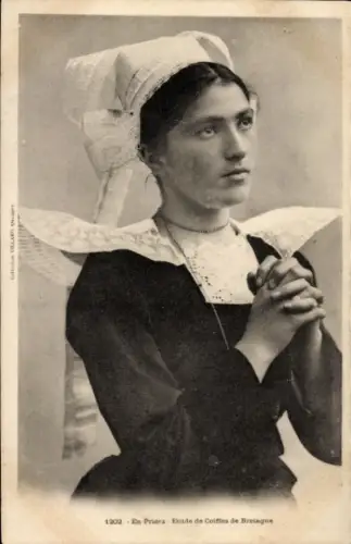 CPA Coiffes de Bretagne, Frau in Tracht