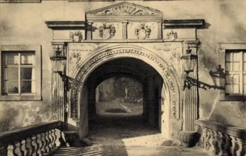 Ak Weesenstein im Müglitztal, Schloss, Ostportal