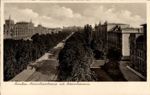Ak München Maxvorstadt,  Maximilianstraße, Maximilianeum, Bäume, Straßenansicht
