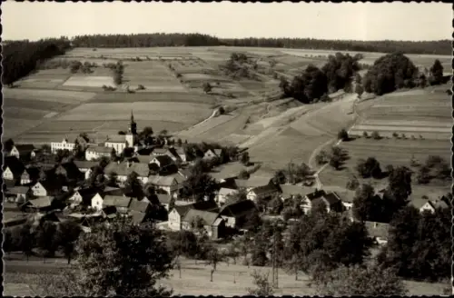Ak Eineborn in Thüringen, Gesamtansicht, Kirche