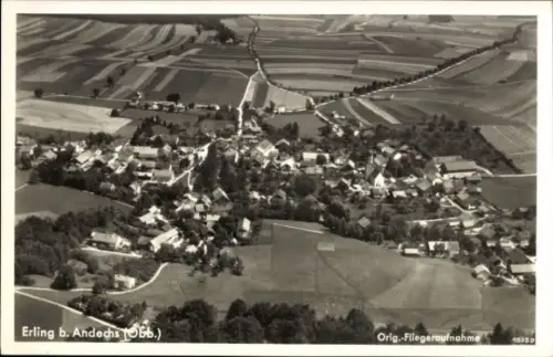Ak Erling Andechs in Oberbayern, Luftaufnahme von Erling, ländliche Umgebung, schöne Landschaft, 