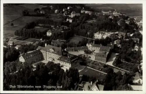 Ak Bad Wörishofen im Unterallgäu, Luftaufnahme von  Landschaft, Gebäude,  