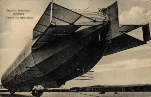 Ak Zeppelin Luftschiff am Boden