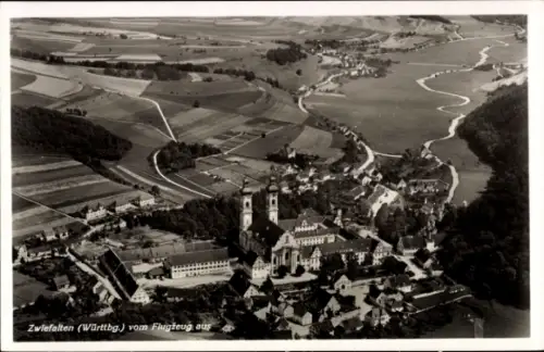 Ak Zwiefalten in Württemberg, Luftaufnahme von  Kloster und Umgebung, Flusslandschaft