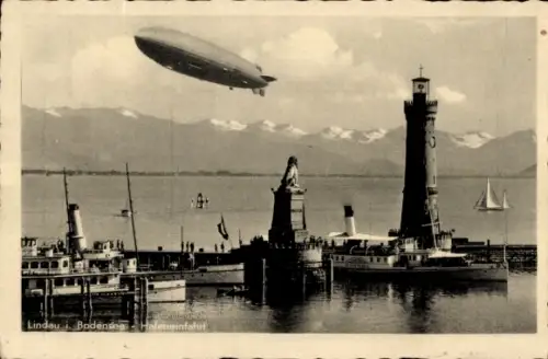 Ak Lindau am Bodensee Schwaben, Hafeneinfahrt, Zeppelin LZ 129 Hindenburg, Leuchtturm, Salondampfer