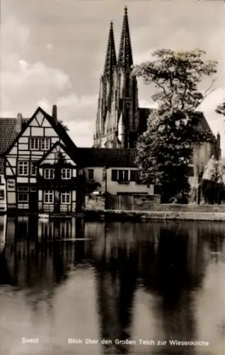 Ak Soest in Westfalen, Blick über den Großen Teich, Wiesenkirche, Fachwerkhäuser