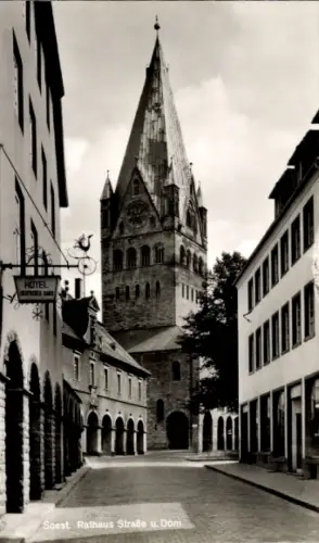 Ak Soest in Westfalen, Hotel Destrones Bars,  Rathaus Straße, Dom