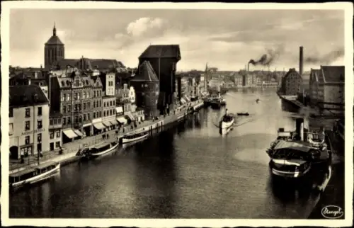 Ak Gdańsk Danzig,  An der Mottlau, Krantor, Fluss, Boote,  Gebäude