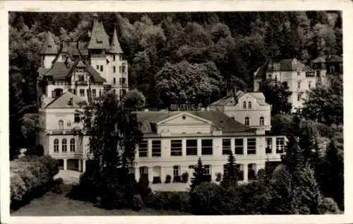 Ak Mariánské Lázně Marienbad Region Karlsbad, BELLEVUE, Gebäude, Bäume, Landschaft