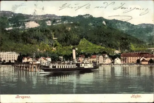 Ak Bregenz am Bodensee Vorarlberg,  Hafen, Dampfschiff, Uferpromenade, Berge im Hintergrund