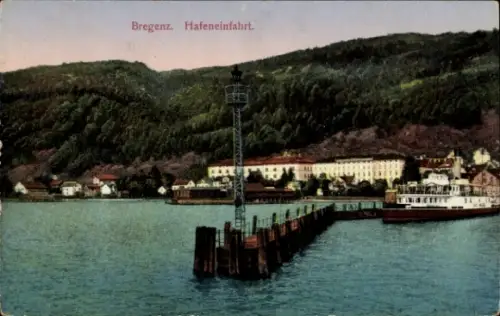 Ak Bregenz am Bodensee Vorarlberg,  Hafeneinfahrt, Hafen, Wasser, Boote, Landschaft