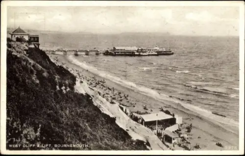 Ak Bournemouth Dorset England, West Cliff and Lift, Strand, Badegäste, Landungsbrücke