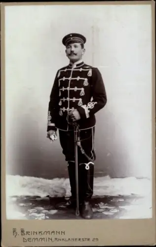 Kabinett Foto Demmin, Deutscher Soldat in Uniform, Husar, Fotograf H. Brinkmann, Anklamer Str. 29