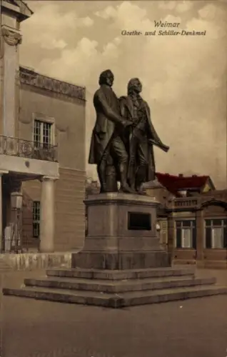 Ak Weimar in Thüringen, Goethe- und Schiller-Denkmal,  Statue von Goethe, Statue von Schiller