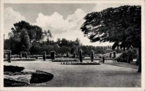 Ak Lüneburg in Niedersachsen, Lüneburg Rosengarten, Parklandschaft, Bäume, Blumenbeete, Spaziergä