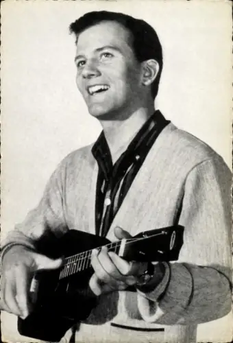 Ak Schauspieler Pat Boone, Portrait mit Gitarre
