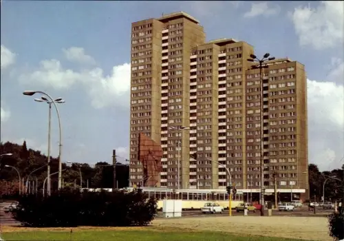 Ak Berlin Friedrichshain, Leninplatz, Hochhäuser, Straßenbahn