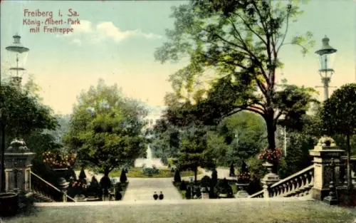 Ak Freiberg in Sachsen,  König-Albert-Park, Freitreppe, Pflanzen, Laternen