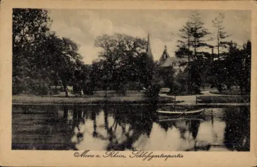 Ak Scherpenberg Moers am Rhein,  Schlofgartenpartie, Boot auf dem Wasser, Bäume, Kirche