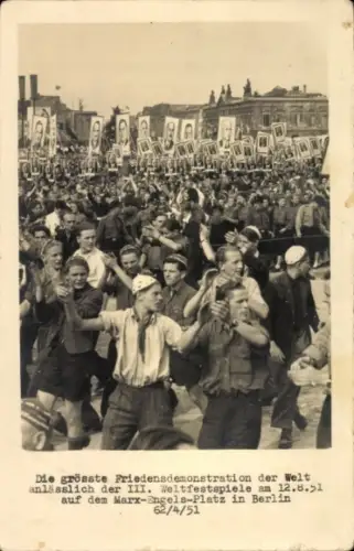 Foto Berlin Mitte, Friedensdemonstration auf dem Marx Engels Platz, III. Weltfestspiele 12.8.1951