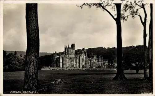 Ak Port Talbot Wales, Margam Castle, Bäume im Vordergrund, Schwarz-Weiß-Foto