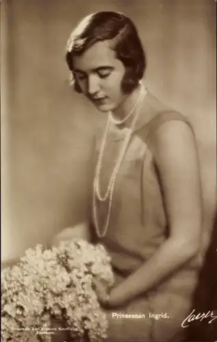 Ak Prinzessin Ingrid von Dänemark, Portrait, Blumen