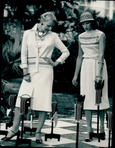 Foto Mode, Sommer 1977, Modelle Kim 8225 Traunreut, Sommerstrickset, Kleid