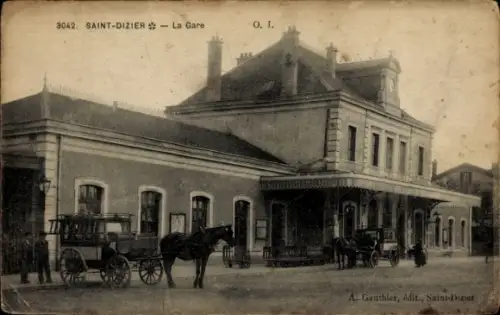 CPA Saint-Dizier Haute-Marne, Gare, Kutsche
