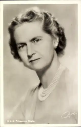 Ak Erbprinzessin Sibylla von Schweden, Portrait, Perlenkette