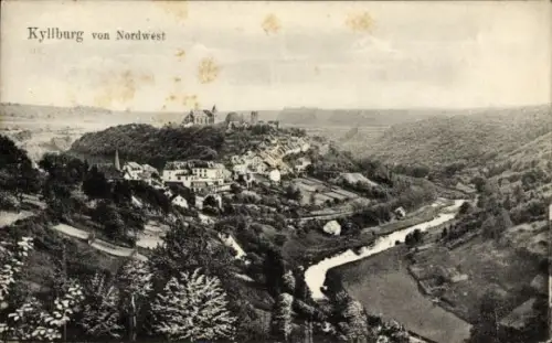 Ak Kyllburg in der Eifel, Kyllburg von Nordwest, Fluss, Hügel, Häuser, Wald